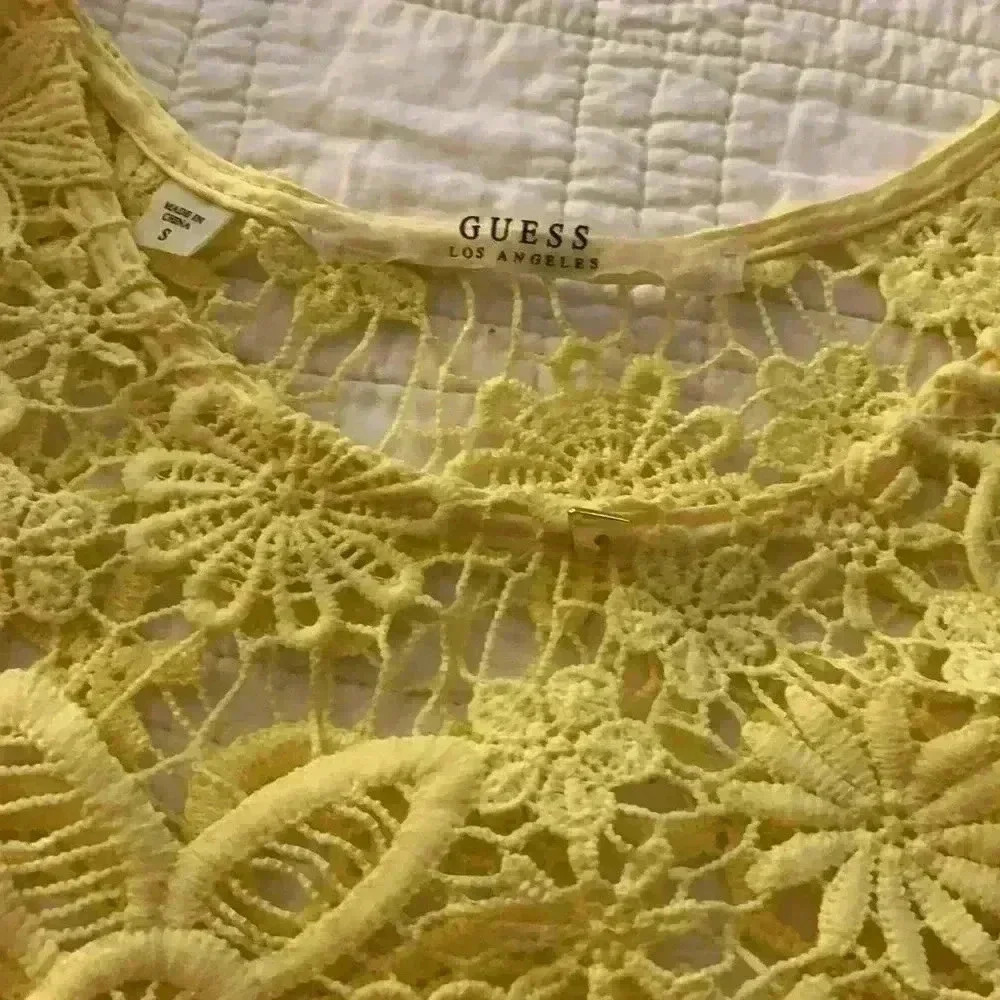 Guess - Picture 4 of 4